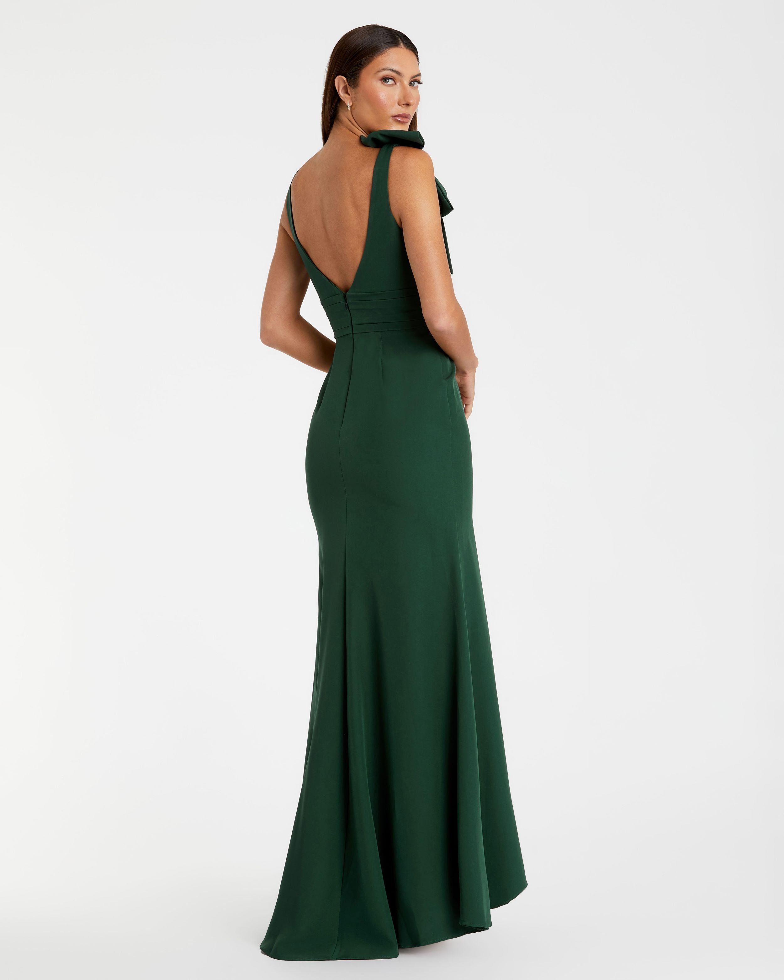 Green Sleeveless V Neck Bow Detail Mermaid Gown