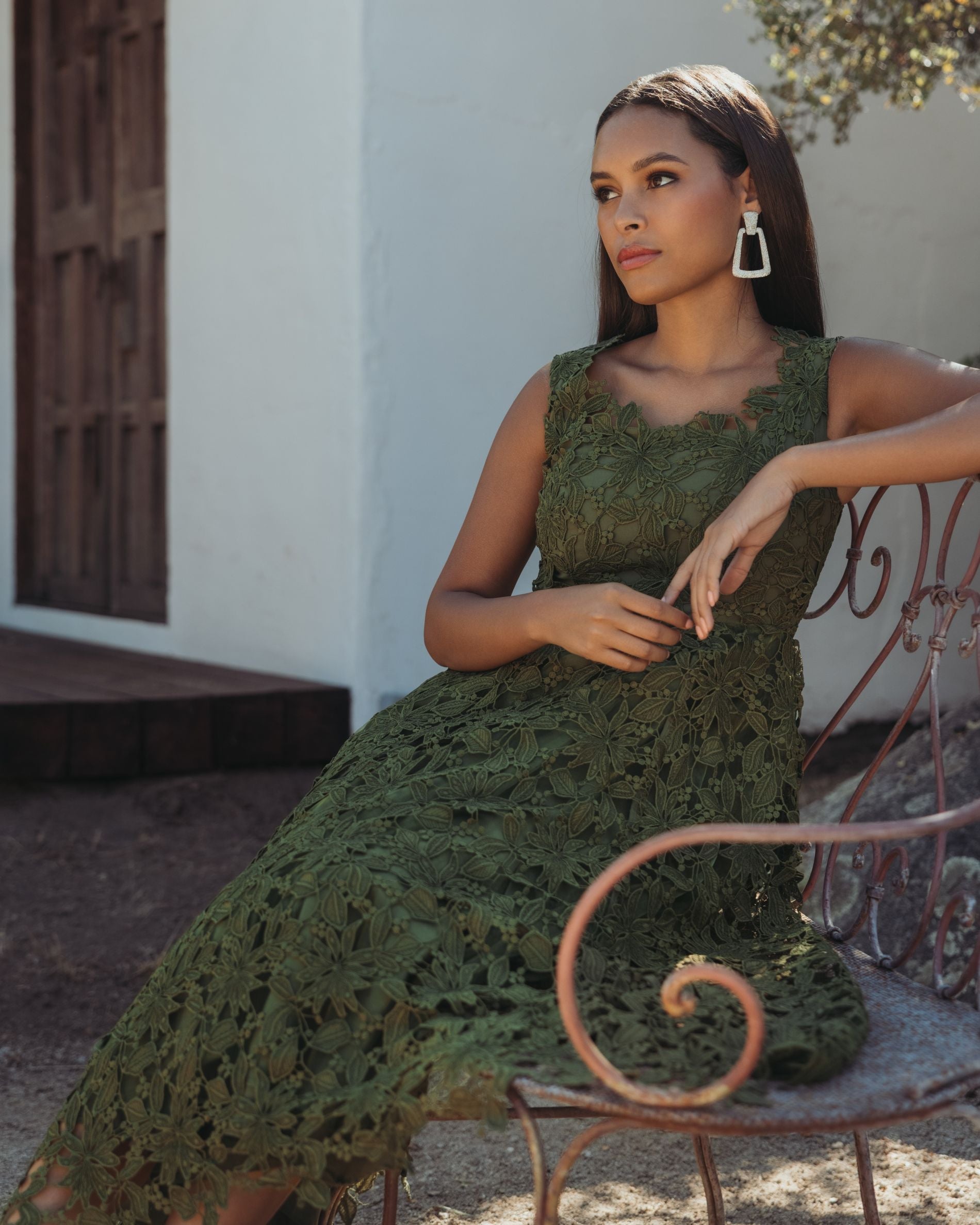 Green Sleeveless Embroidered Lace A Line Midi Dress