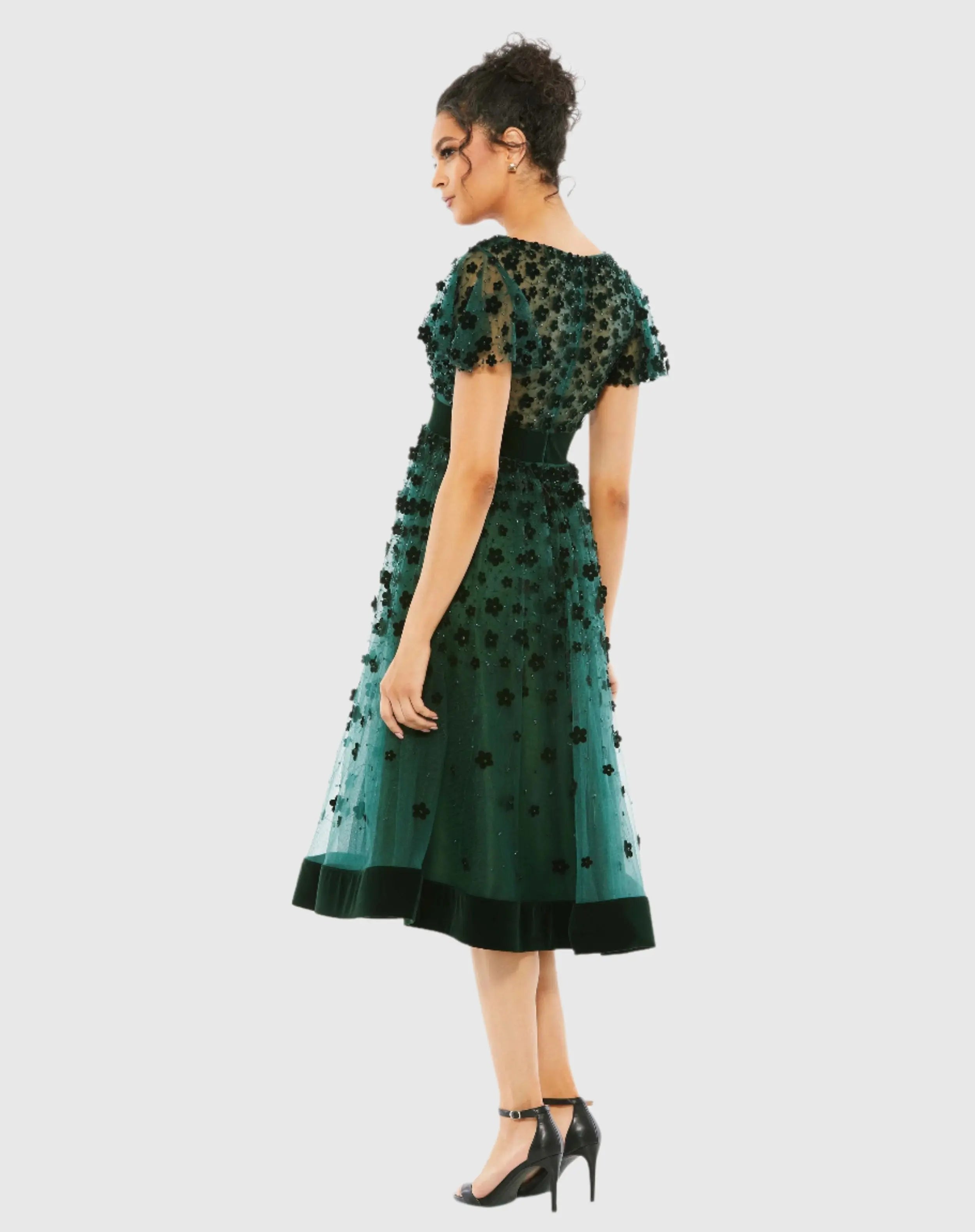 Green Embellished Butterfly Sleeve Velvet Hem Midi Dress