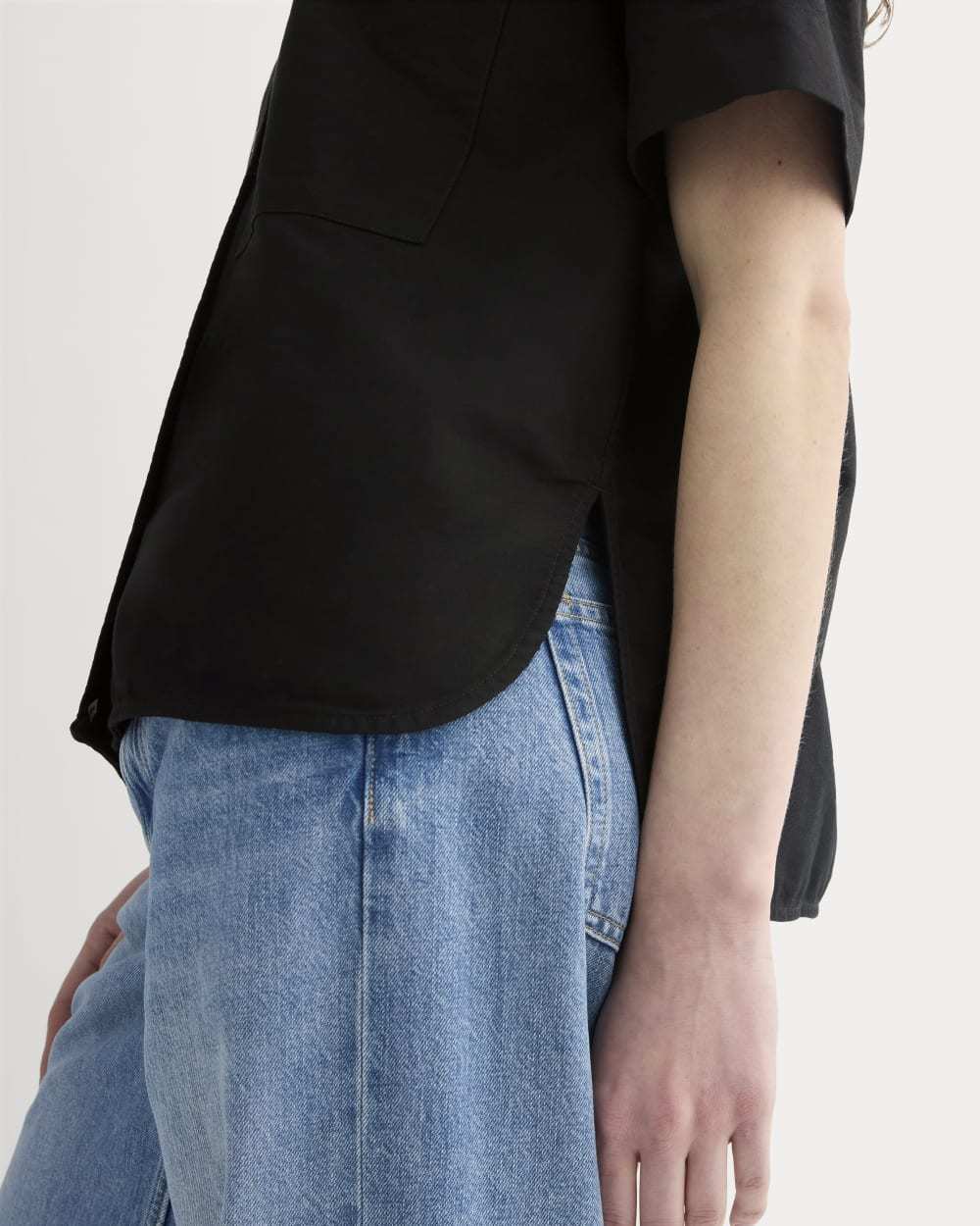 The Short-Sleeve Boxy Oxford | Black